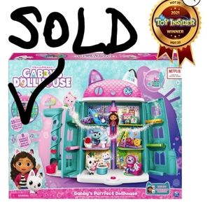 SOLD***Gabbys Purrfect Dollhouse